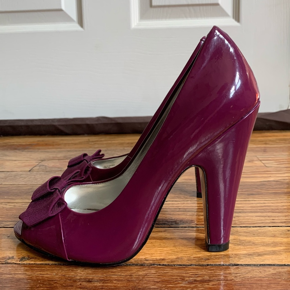 Jessica Simpson | plum heels